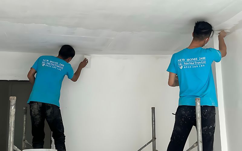 Thi công sơn lót kháng kiềm bảo vệ mặt tường