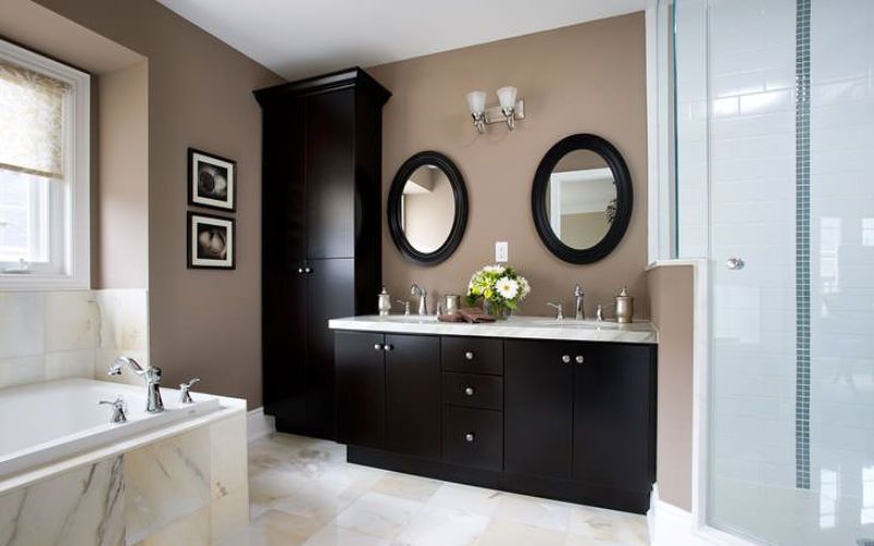 Nét đẹp cổ điển của màu nâu đất trong phòng tắm