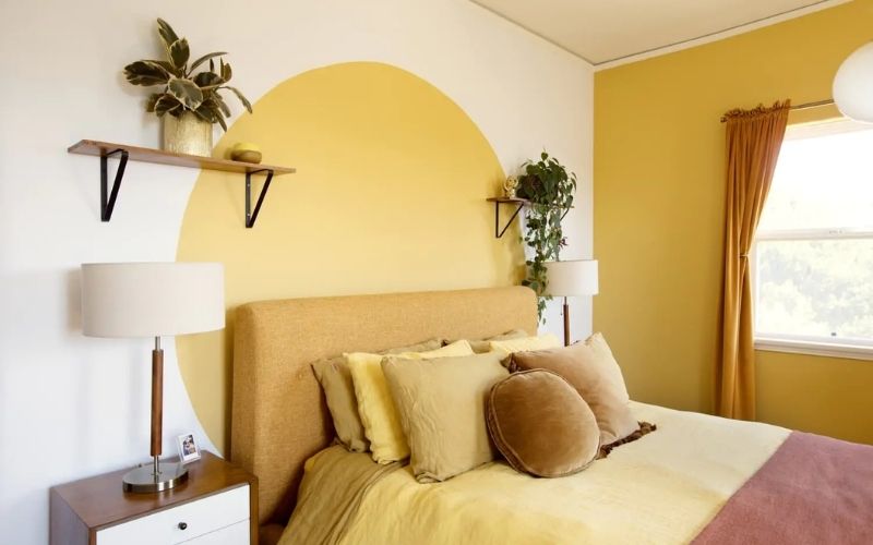 Phòng ngủ sơn màu vàng ấm áp và gần gũi